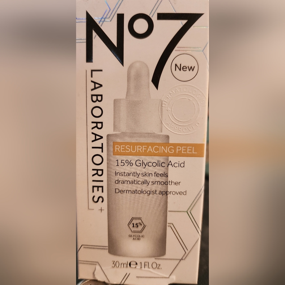 No7 laboratories: resurfacing peel